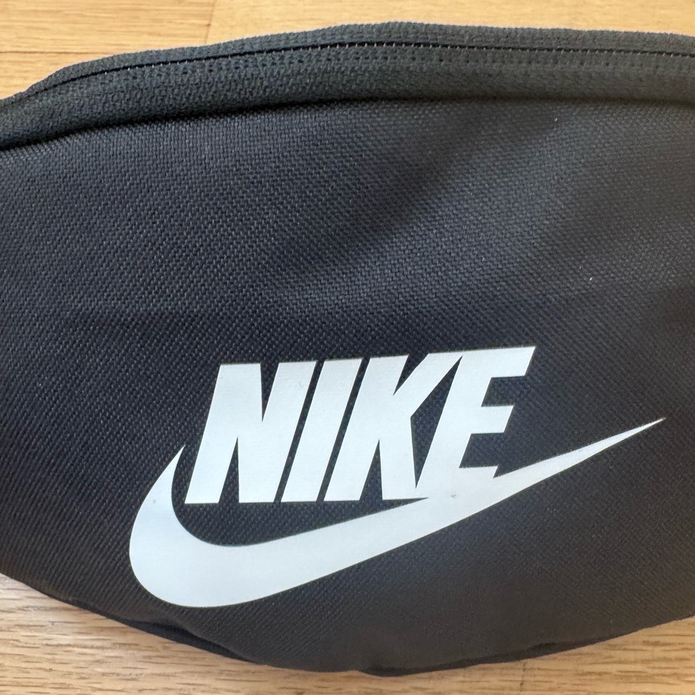 Nike Heritage Waistpack 3L DB0490-010 in Black
